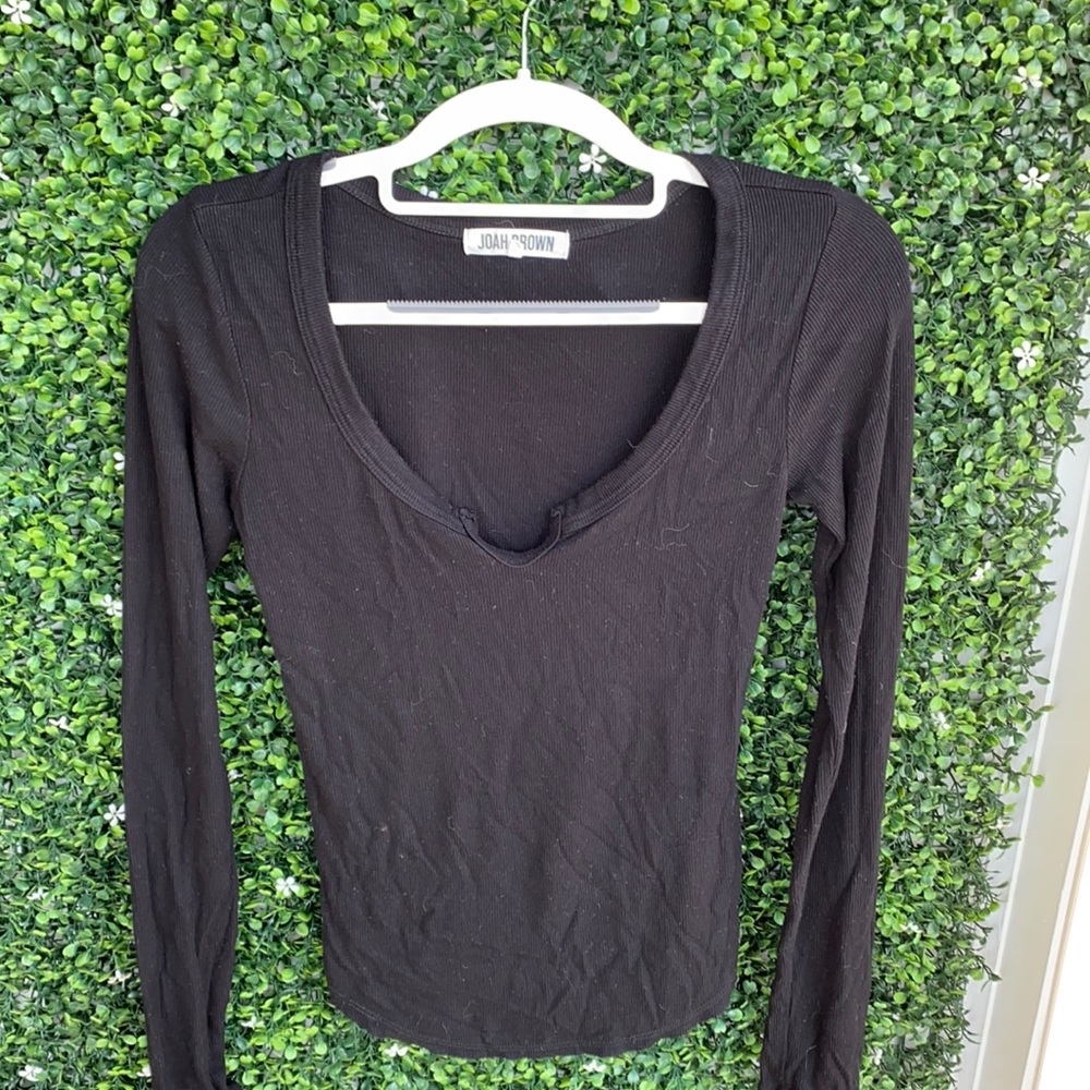 Black Joah Brown ribbed tee